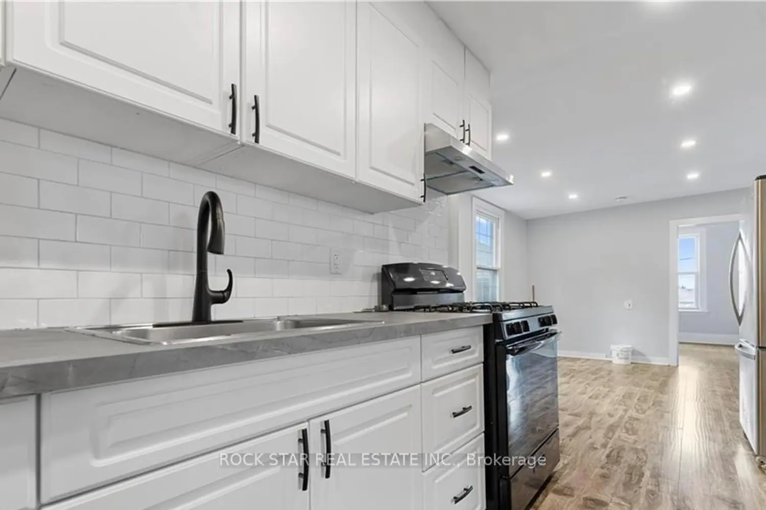 235 Hamilton Road photo 2