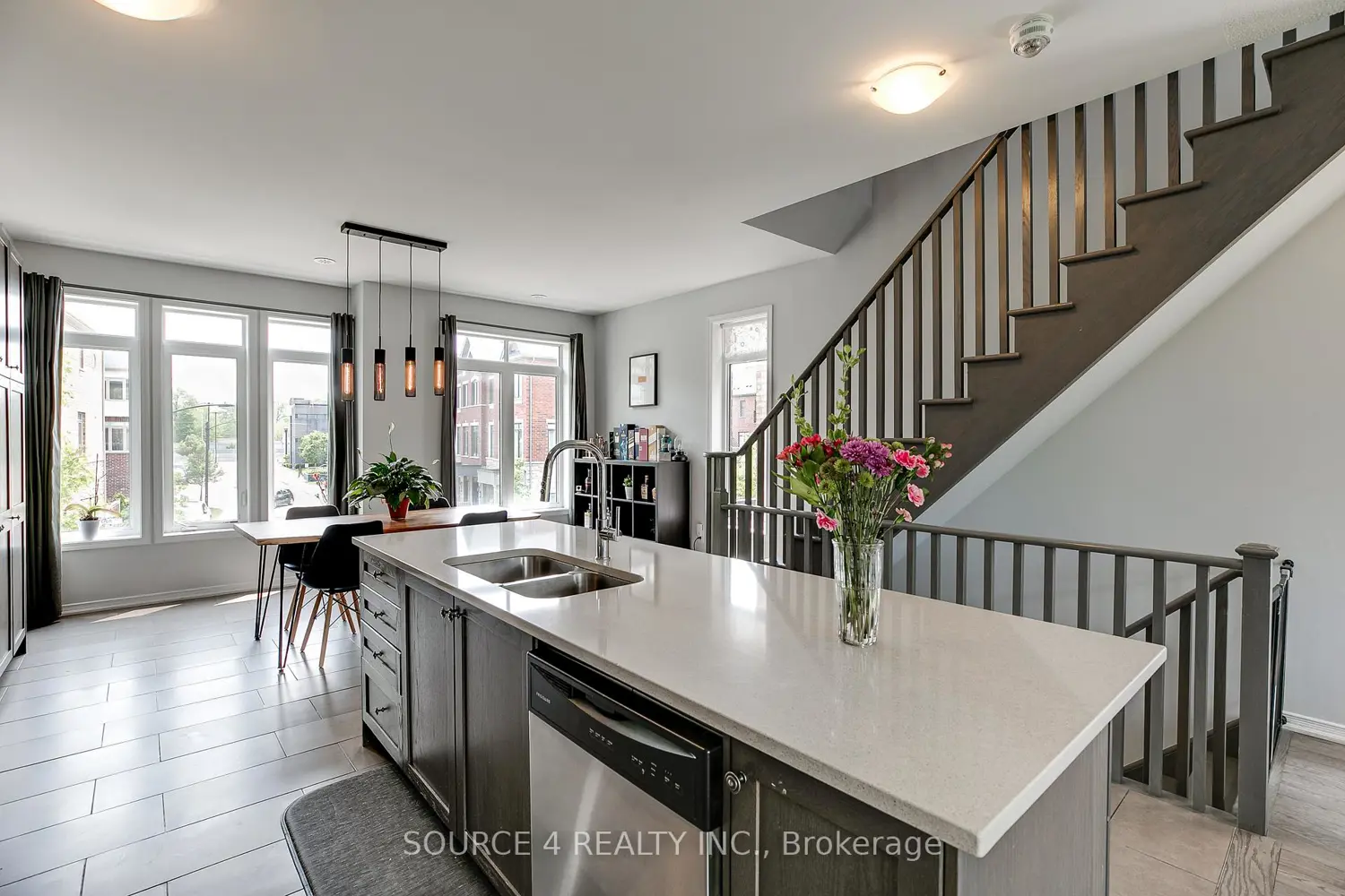 379 Ladycroft Terrace photo 5