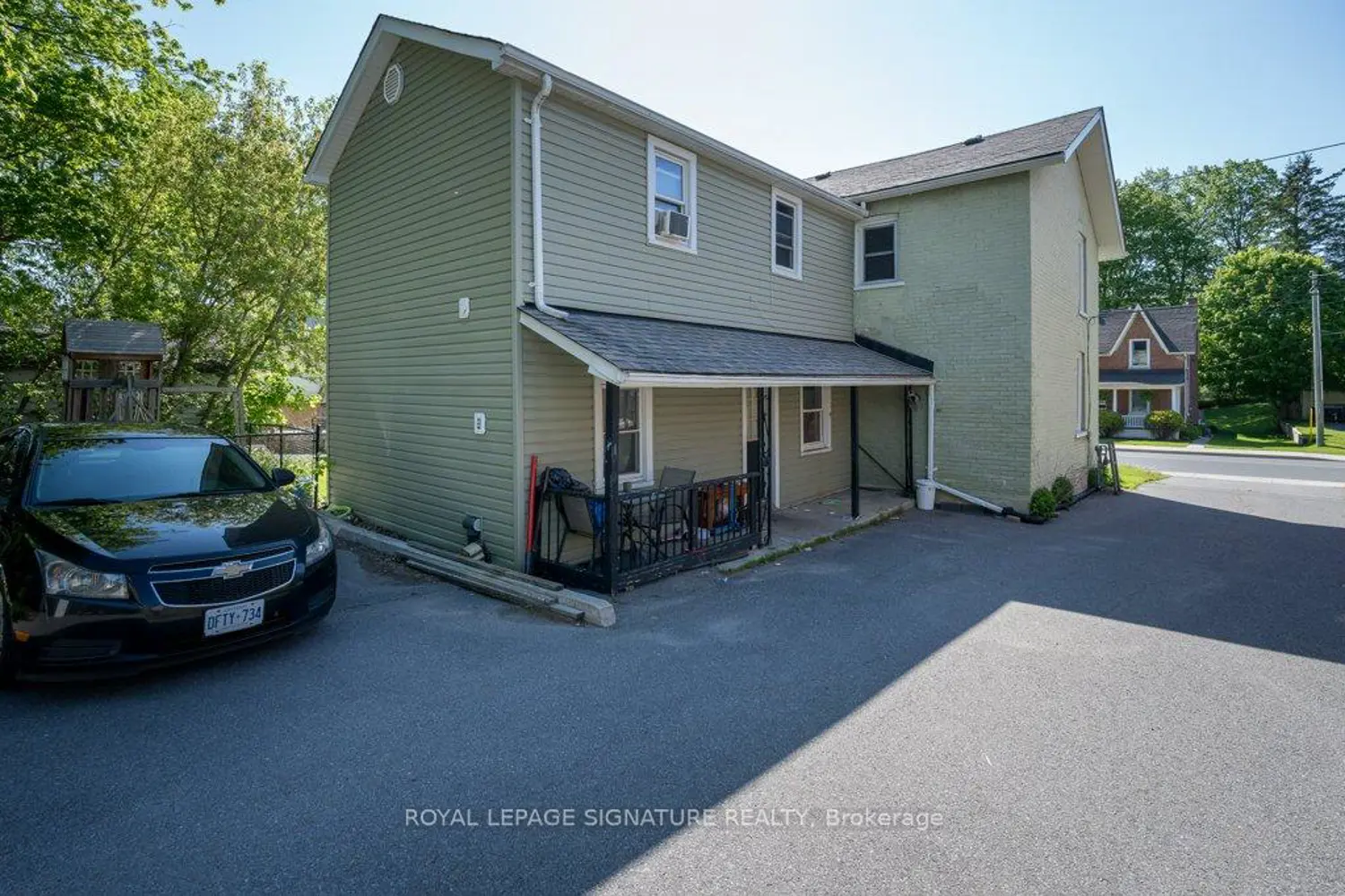 143 Dundas Street photo 3