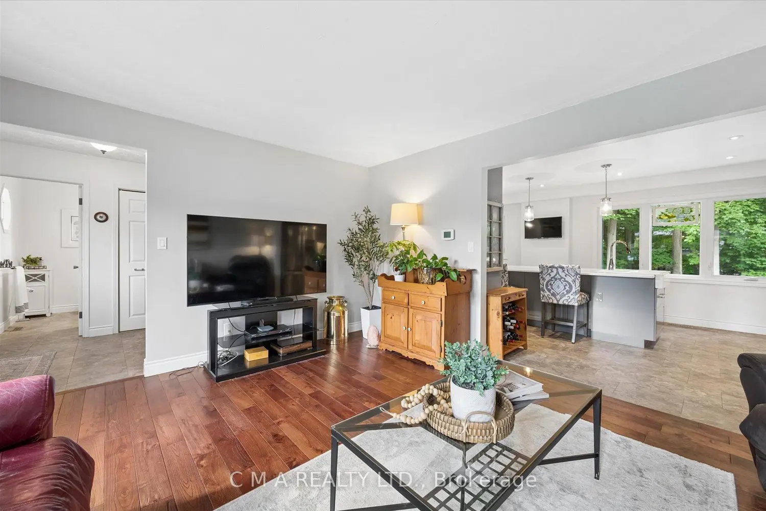 667 Fern Road photo 3