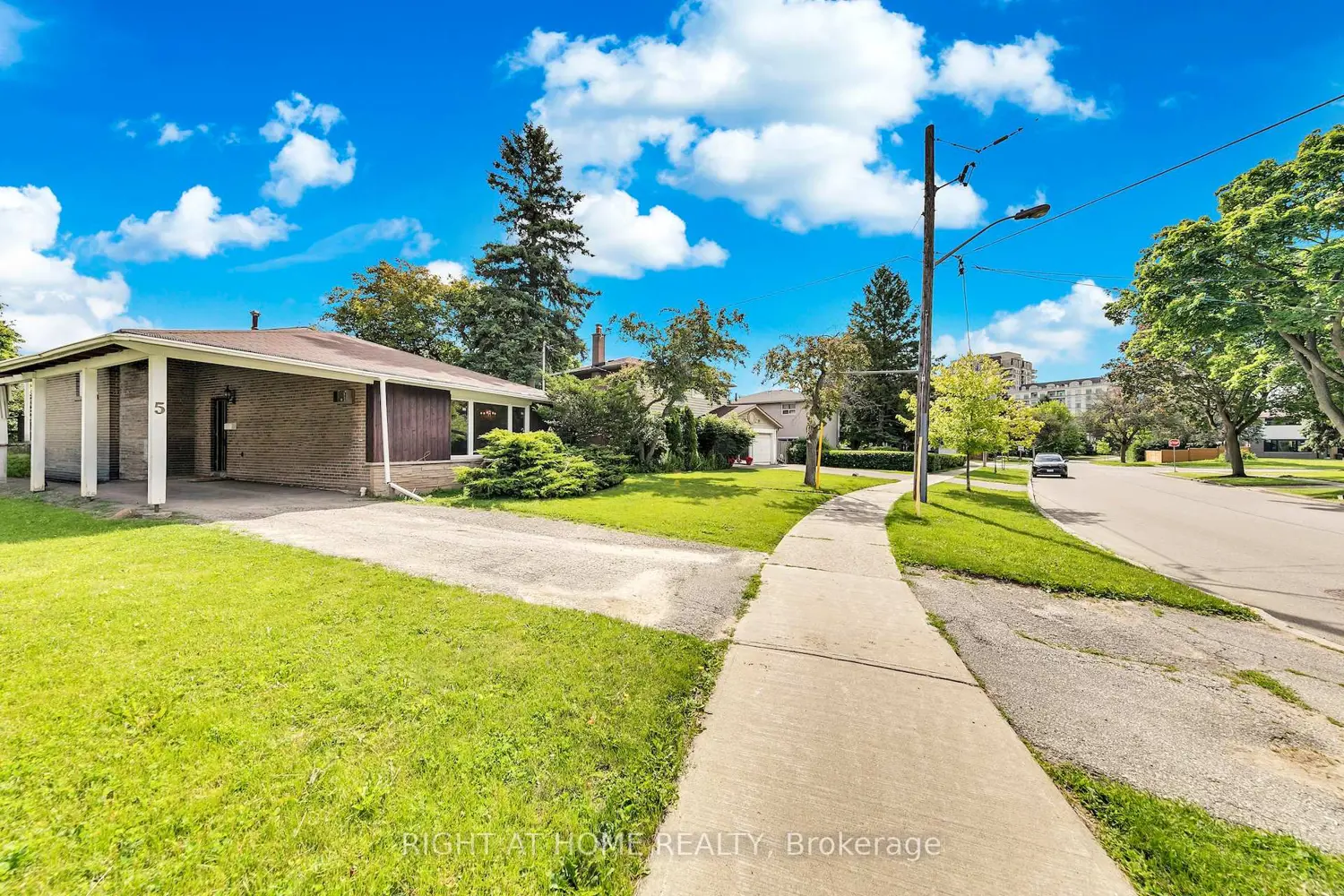 5 Clareville Crescent photo 3