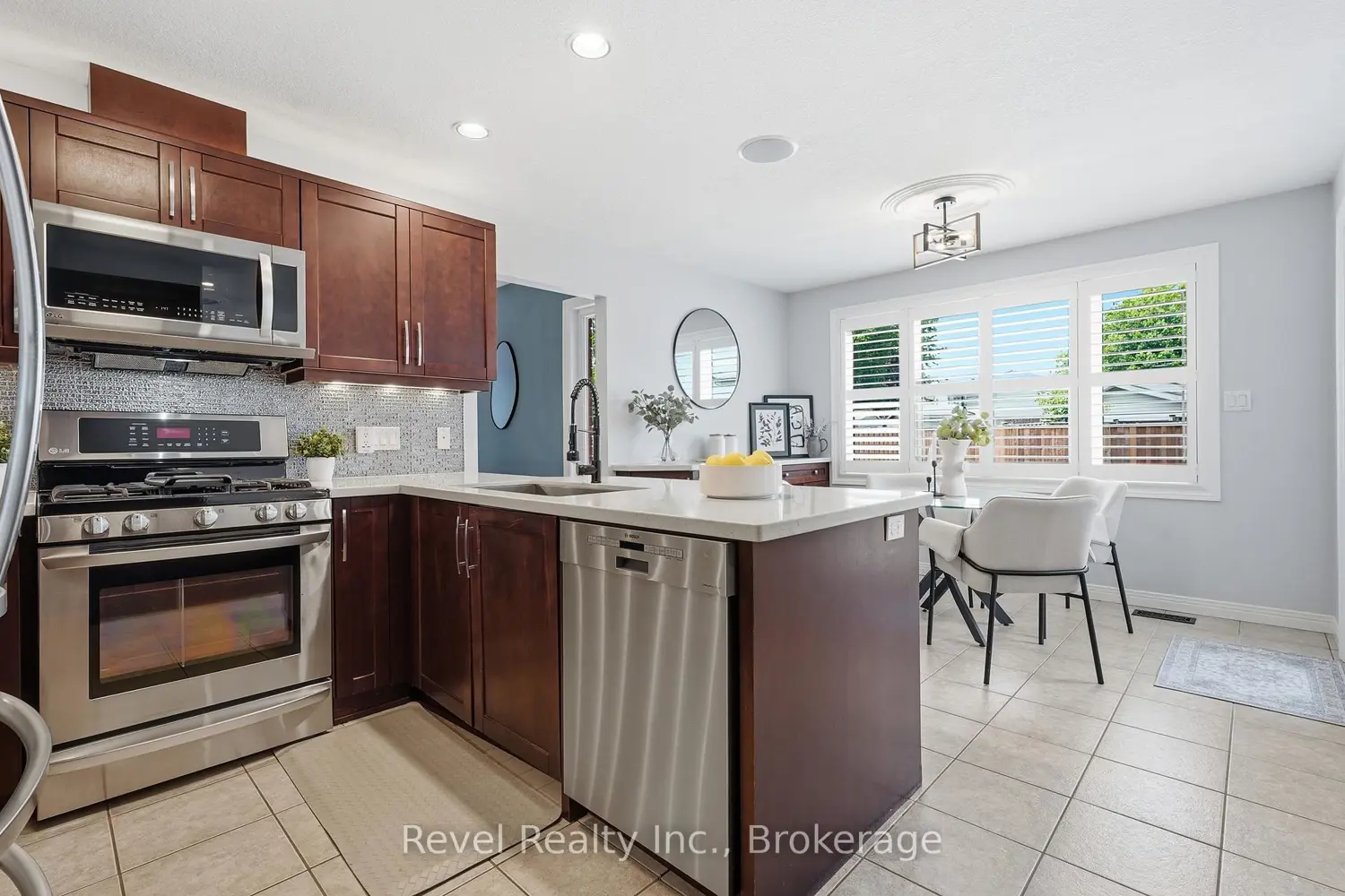 58 Zeller Drive photo 5