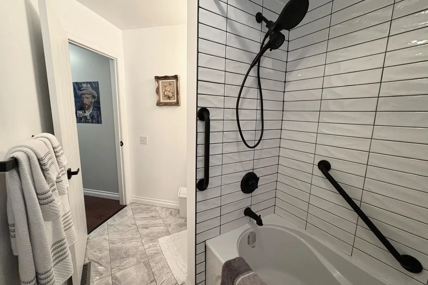 227 Silverbirch Boulevard photo 3