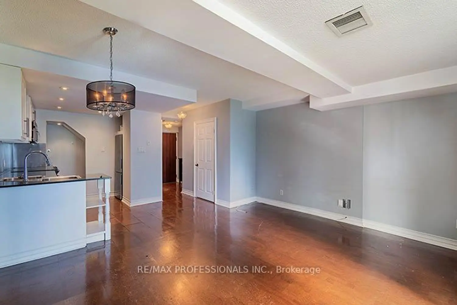 88 Charles Street 702 photo 4