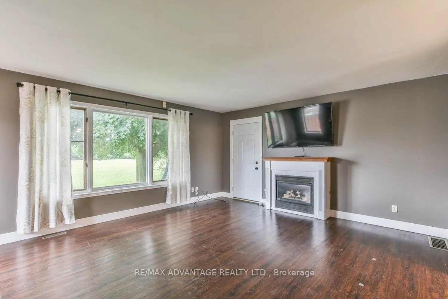 25 Laurentian Drive photo 5