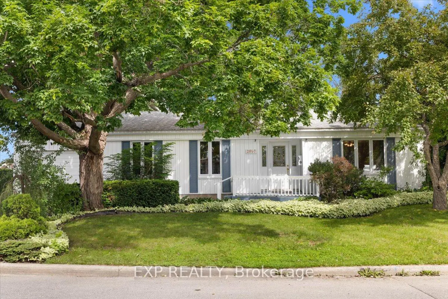 2697 Ulster Crescent photo 2