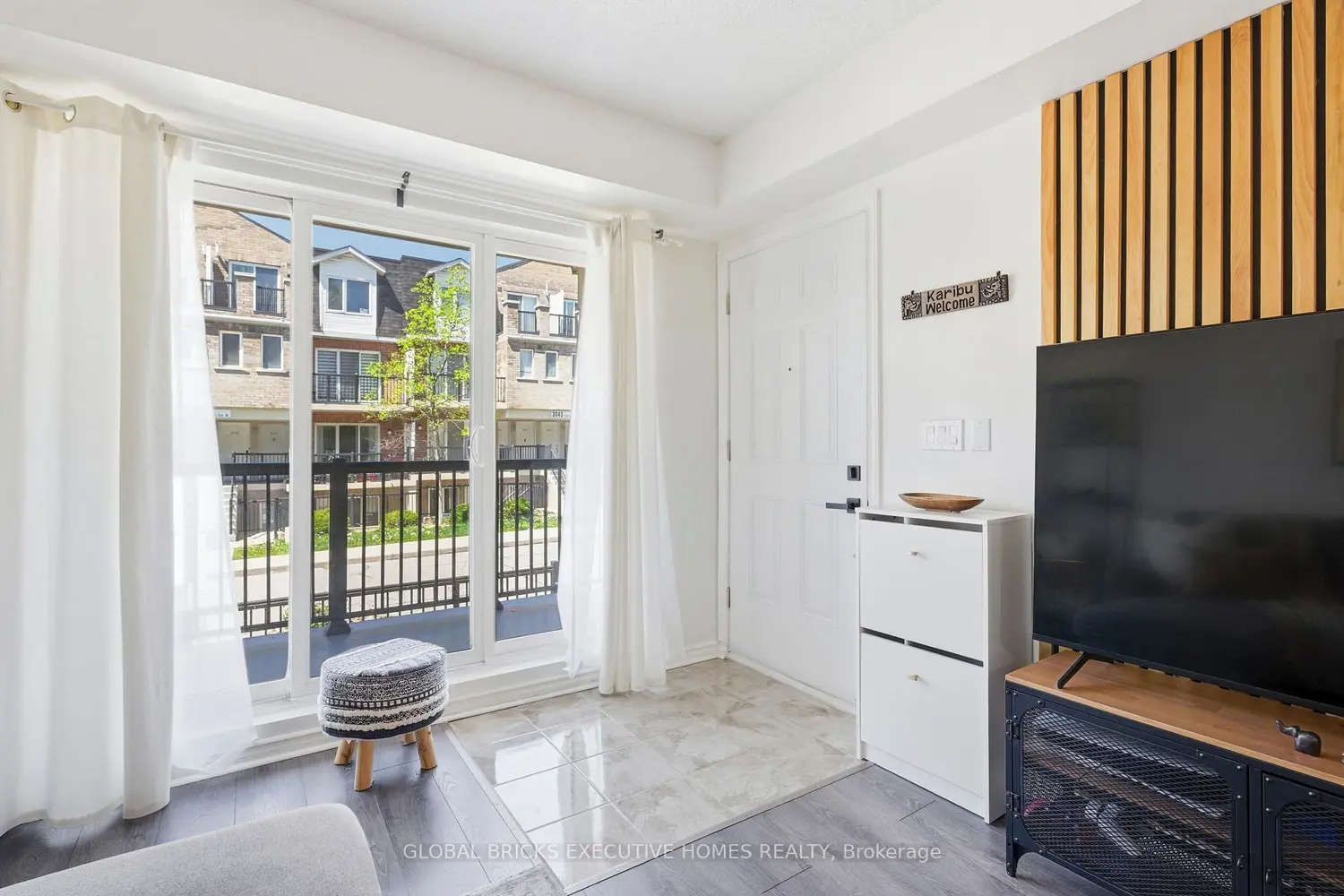 3041 Finch Avenue 2054 photo 4