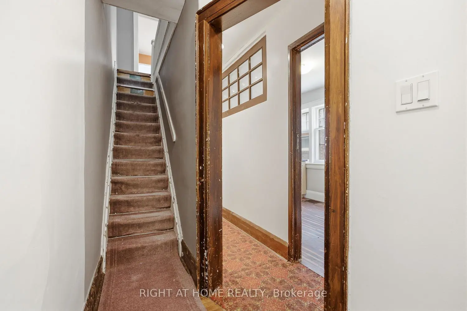 502 Salem Avenue photo 2