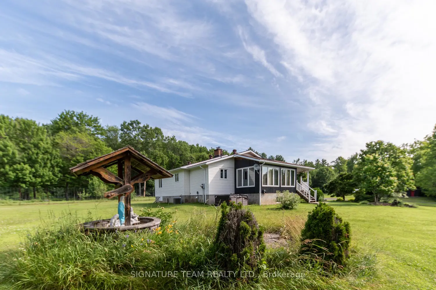 4819 Round Lake Road photo 2