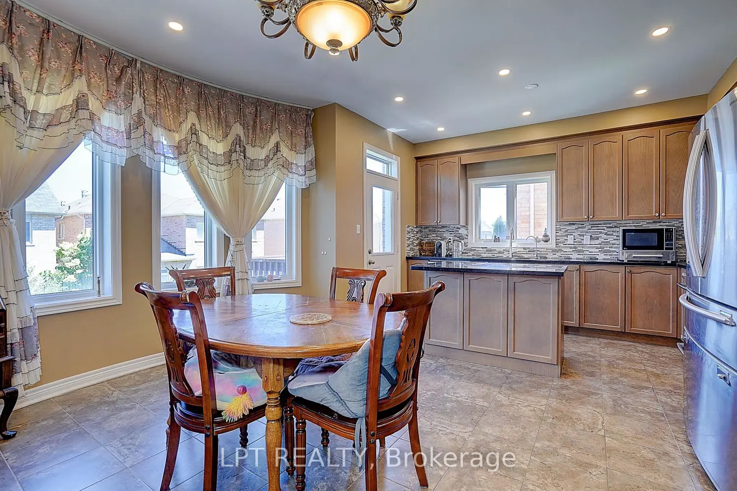 1168 Mctavish Drive photo 5