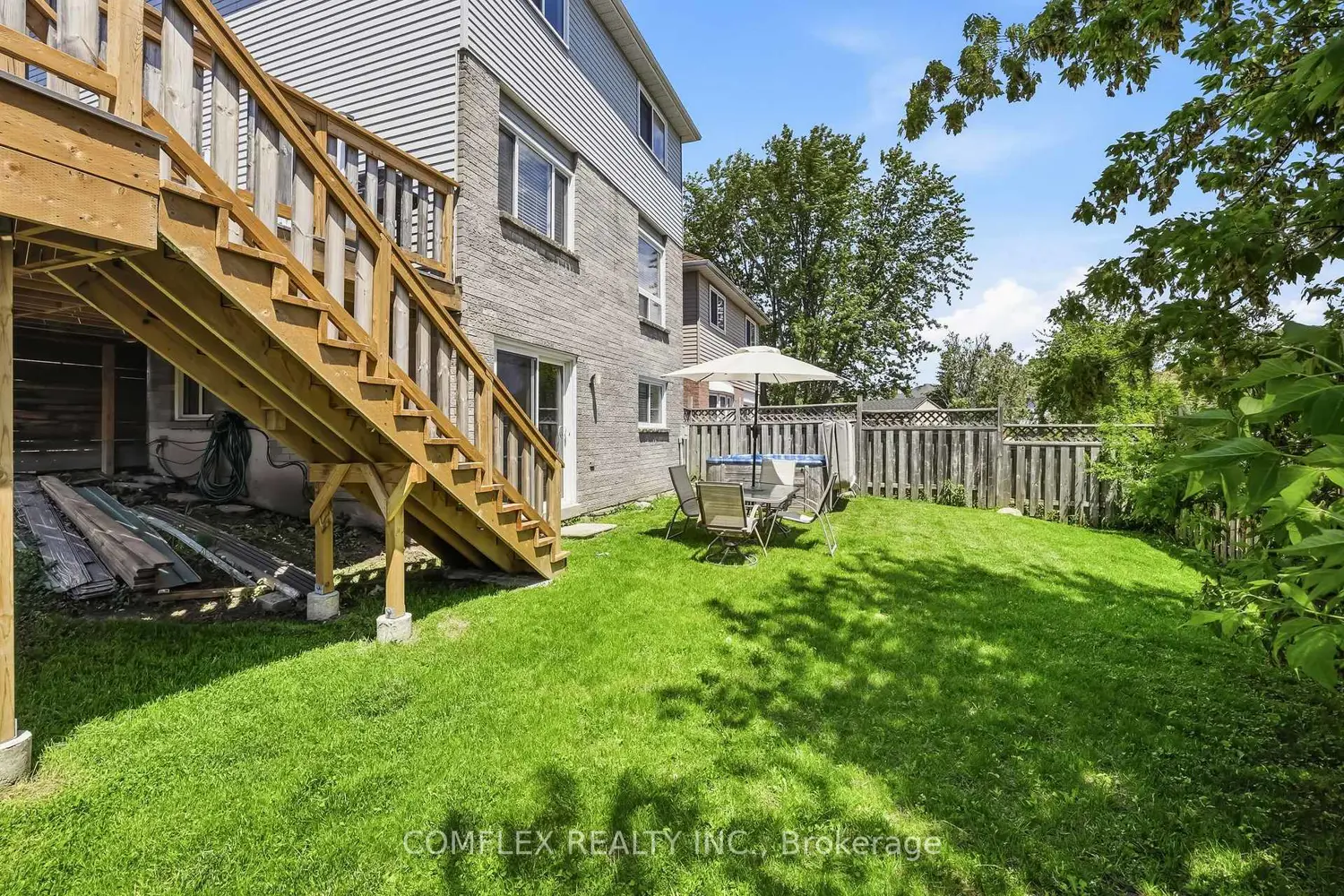 33 Broadlands Crescent photo 5