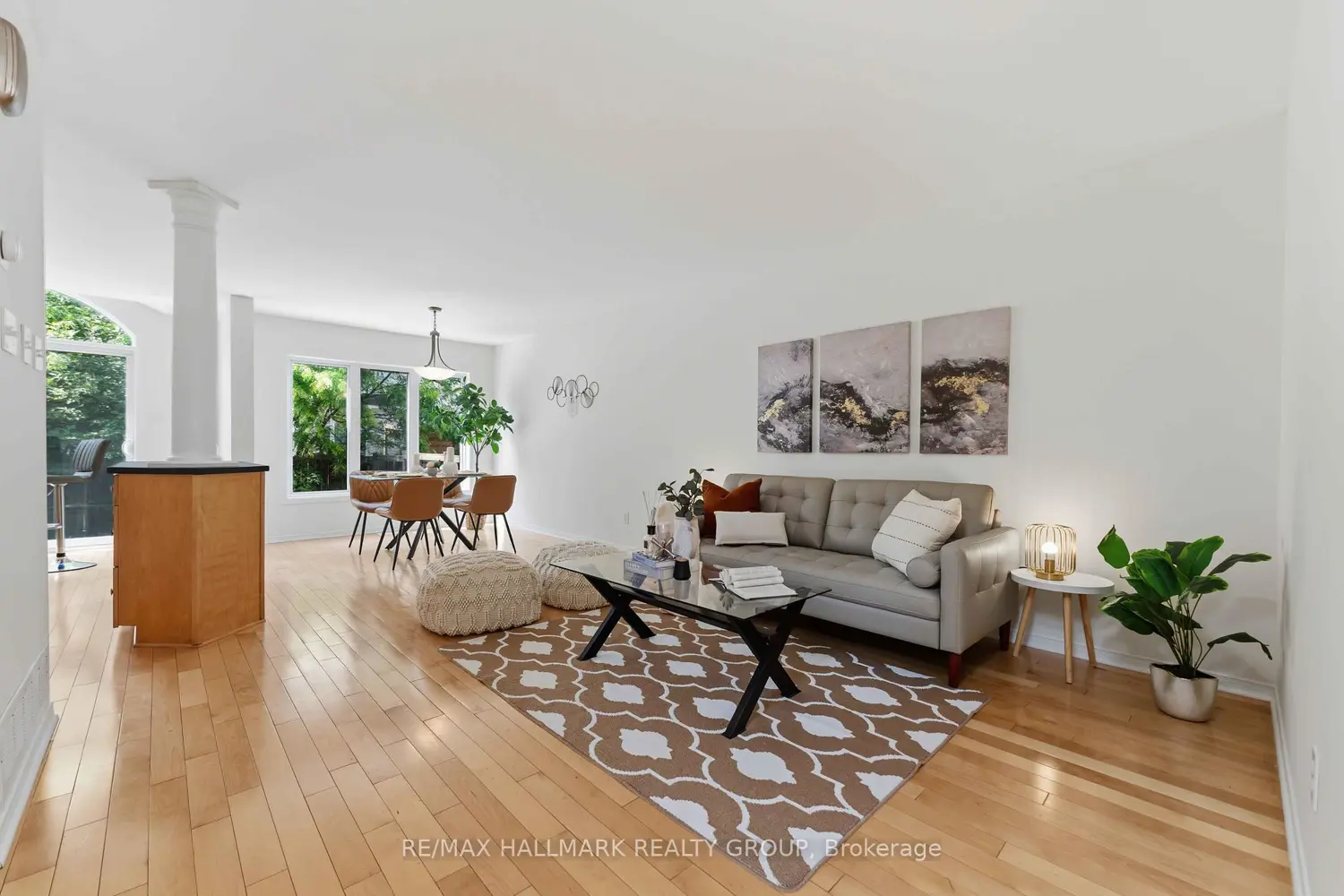 466 Citadel Crescent photo 2