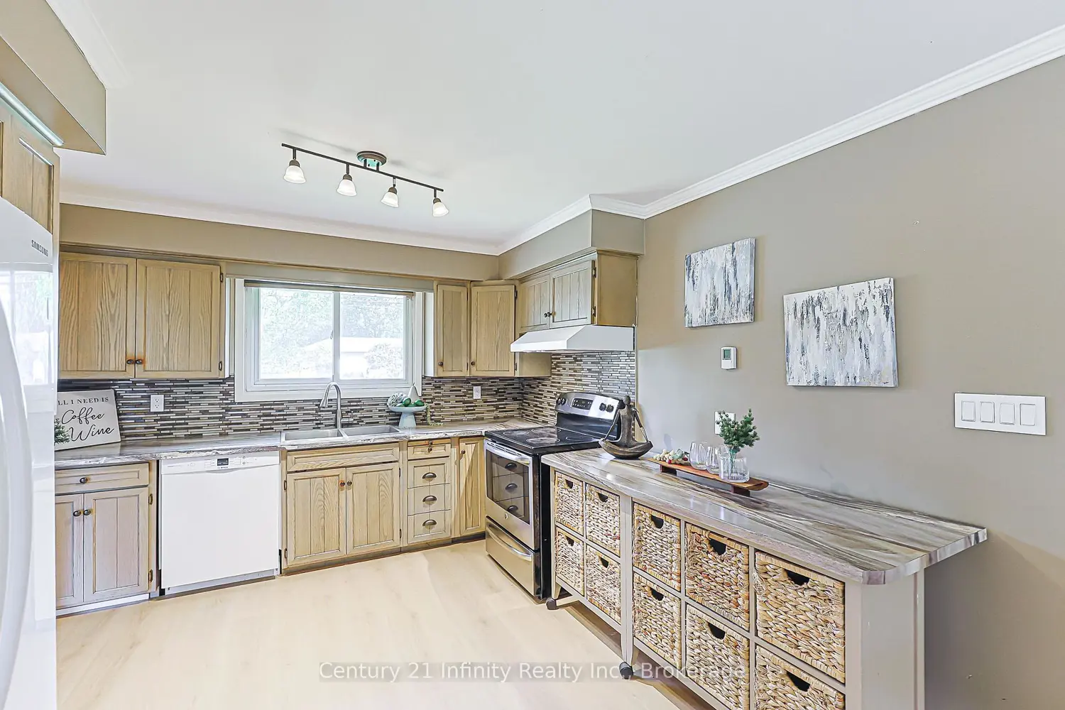 7 Robmar Street photo 3