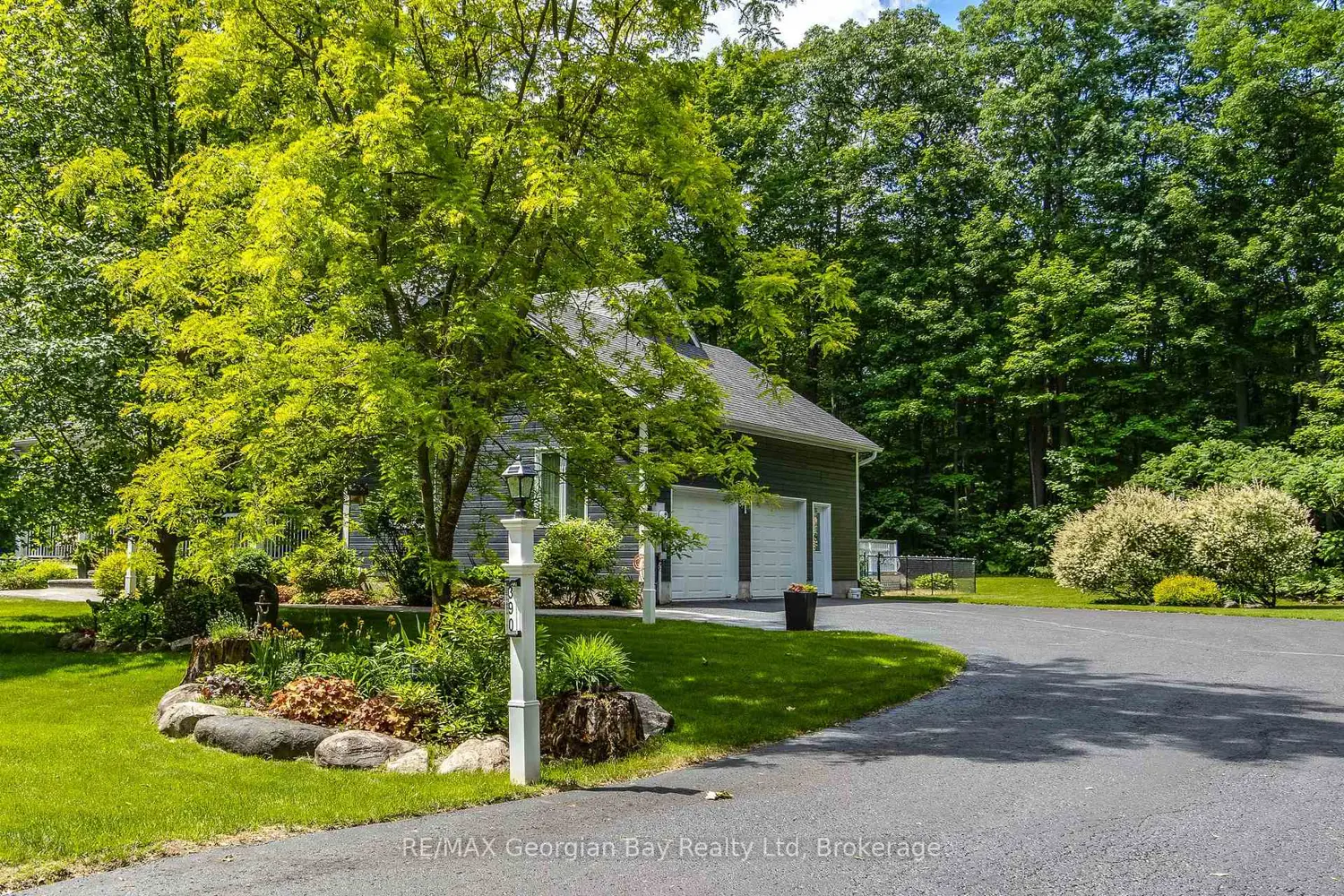 390 Puddicombe Road photo 2
