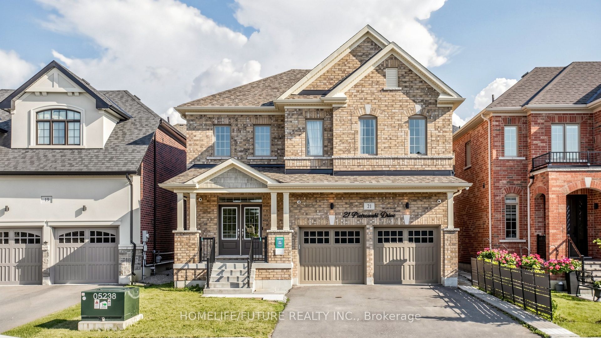 21 Pietrowski Drive, Georgina, ON, L4P 0J7