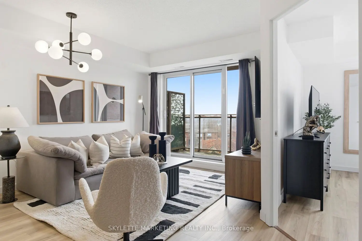 801 Sheppard Avenue 701 photo 5