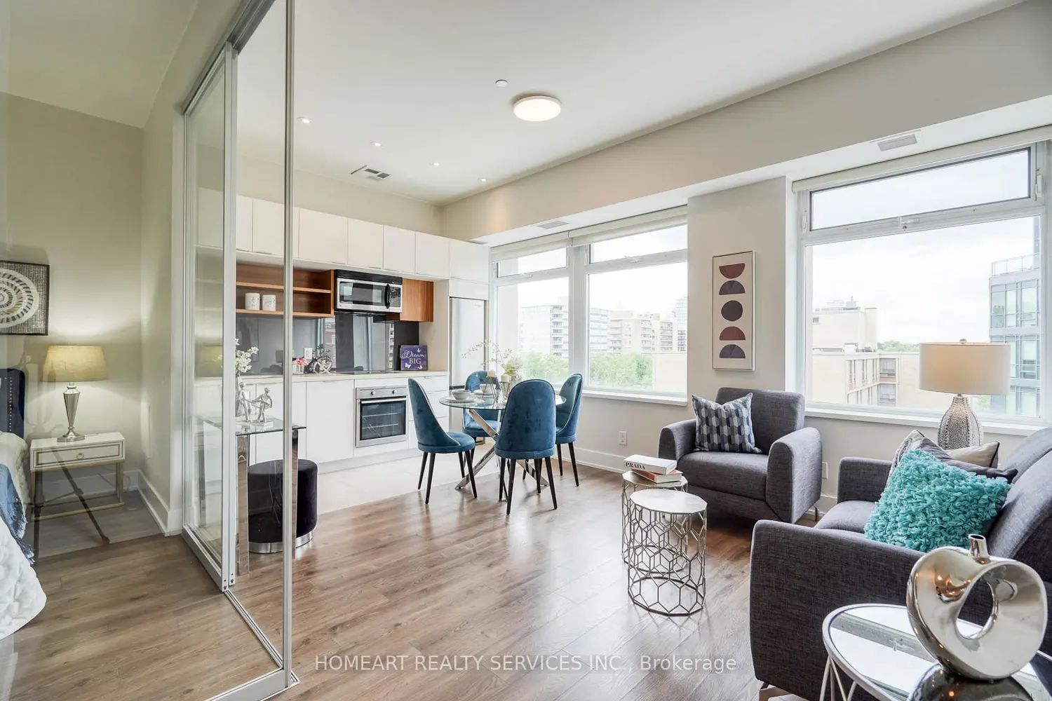 111 St Clair Avenue 701 photo 5