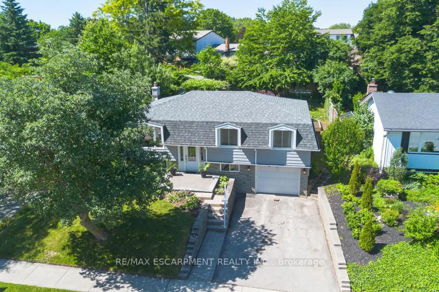 14 Gateway Drive photo 3