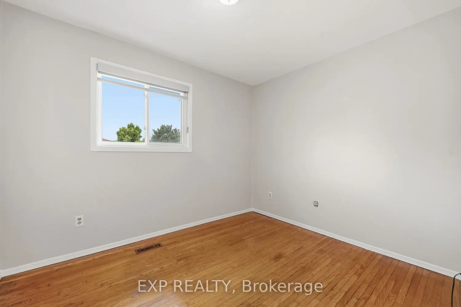 431 Archdekin Drive photo 3