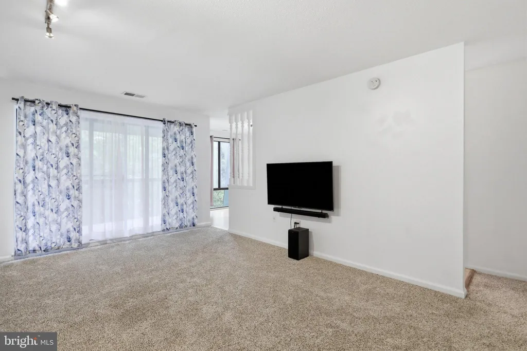 1014 Brinker Drive Unit 302, Hagerstown, MD 21740 photo 4