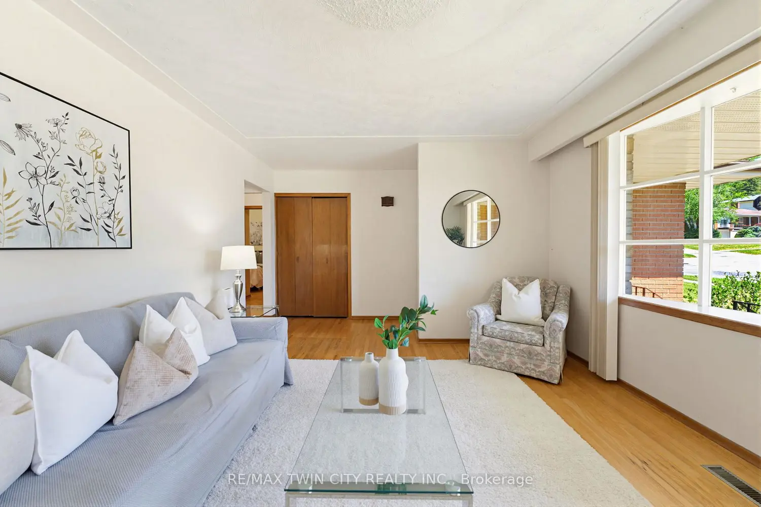 34 Volta Avenue photo 4