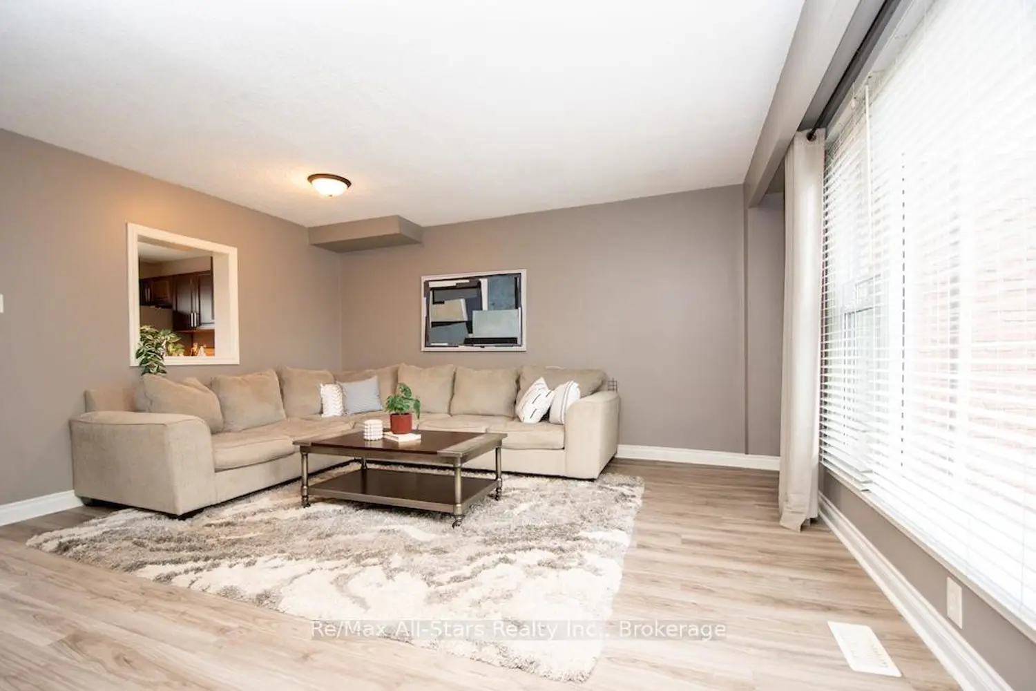 72 Martin Road 16 photo 4