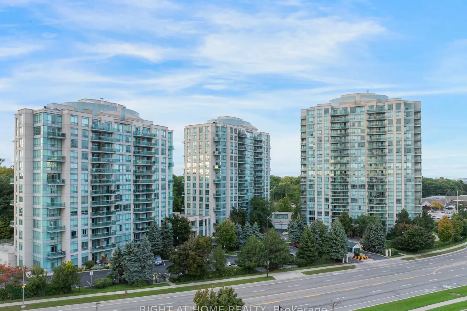 2565 Erin Centre Boulevard 1509 photo 2