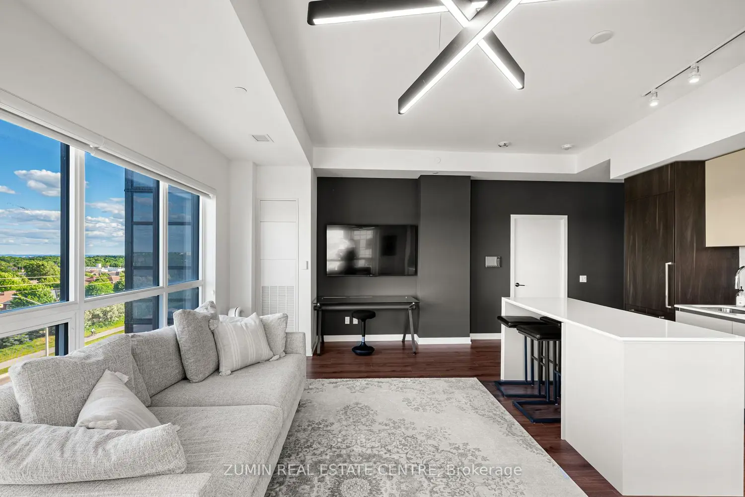 405 Dundas Street 526 photo 5