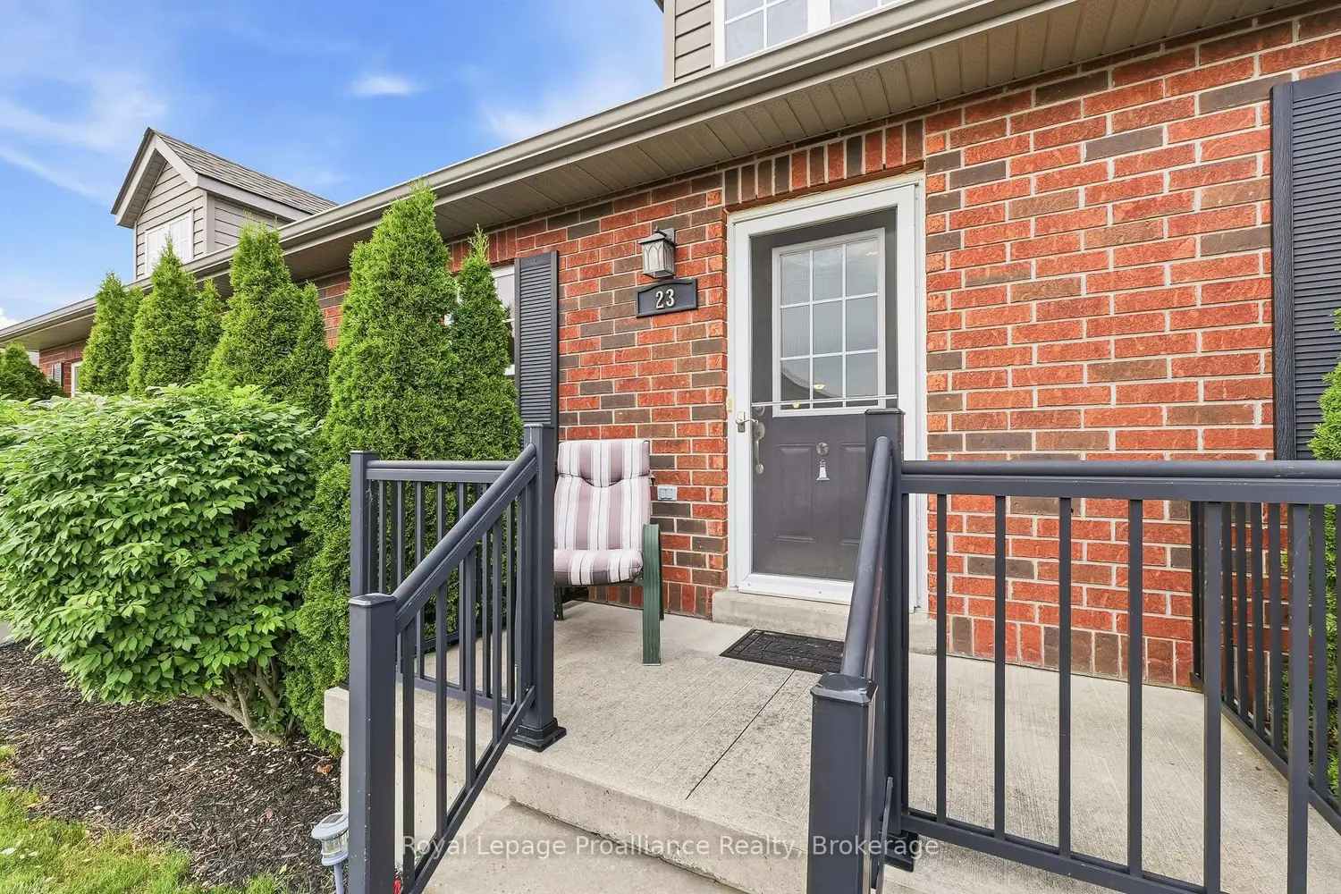 23 Empire Boulevard photo 2