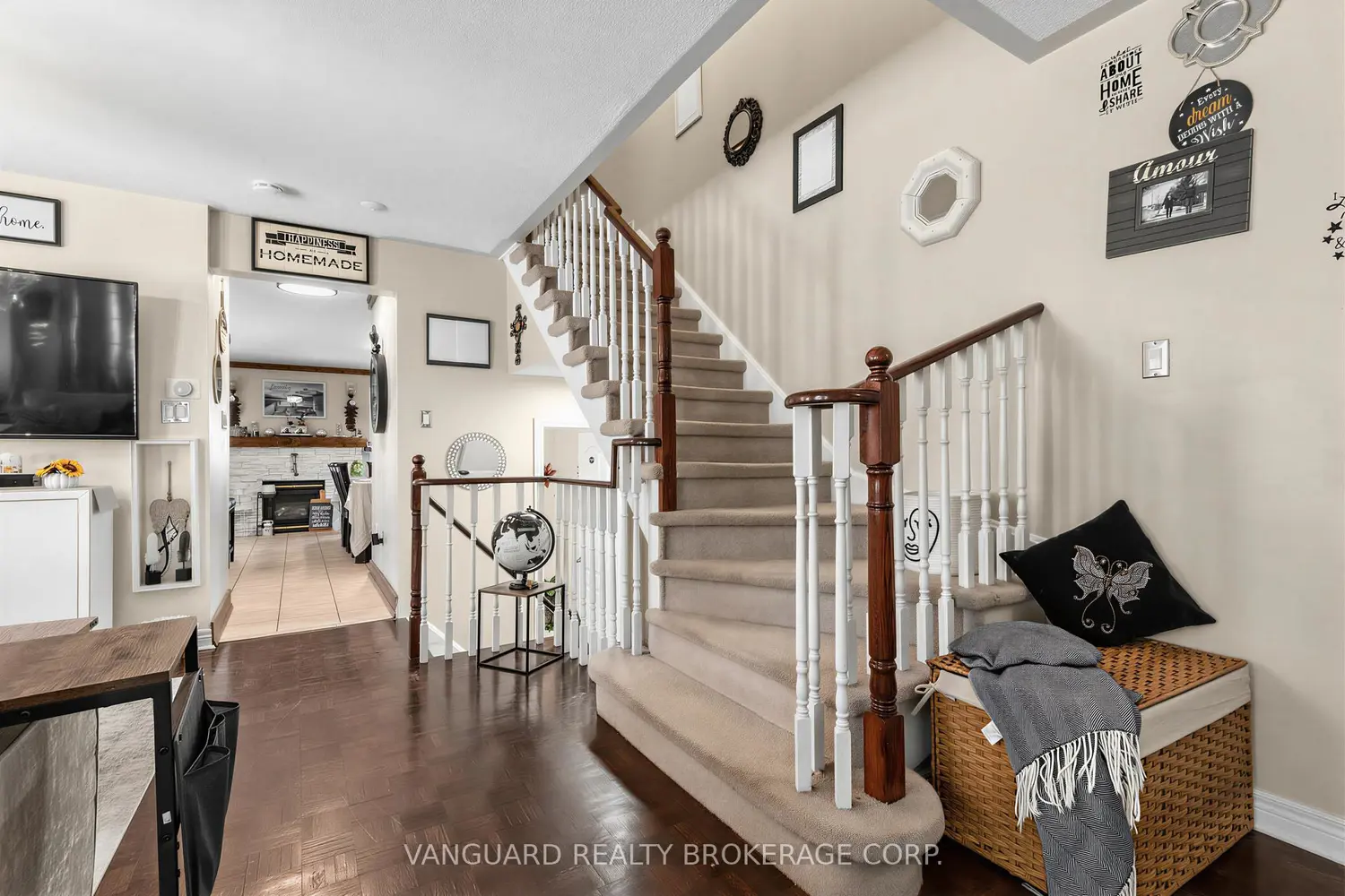111 Grapevine Road photo 2