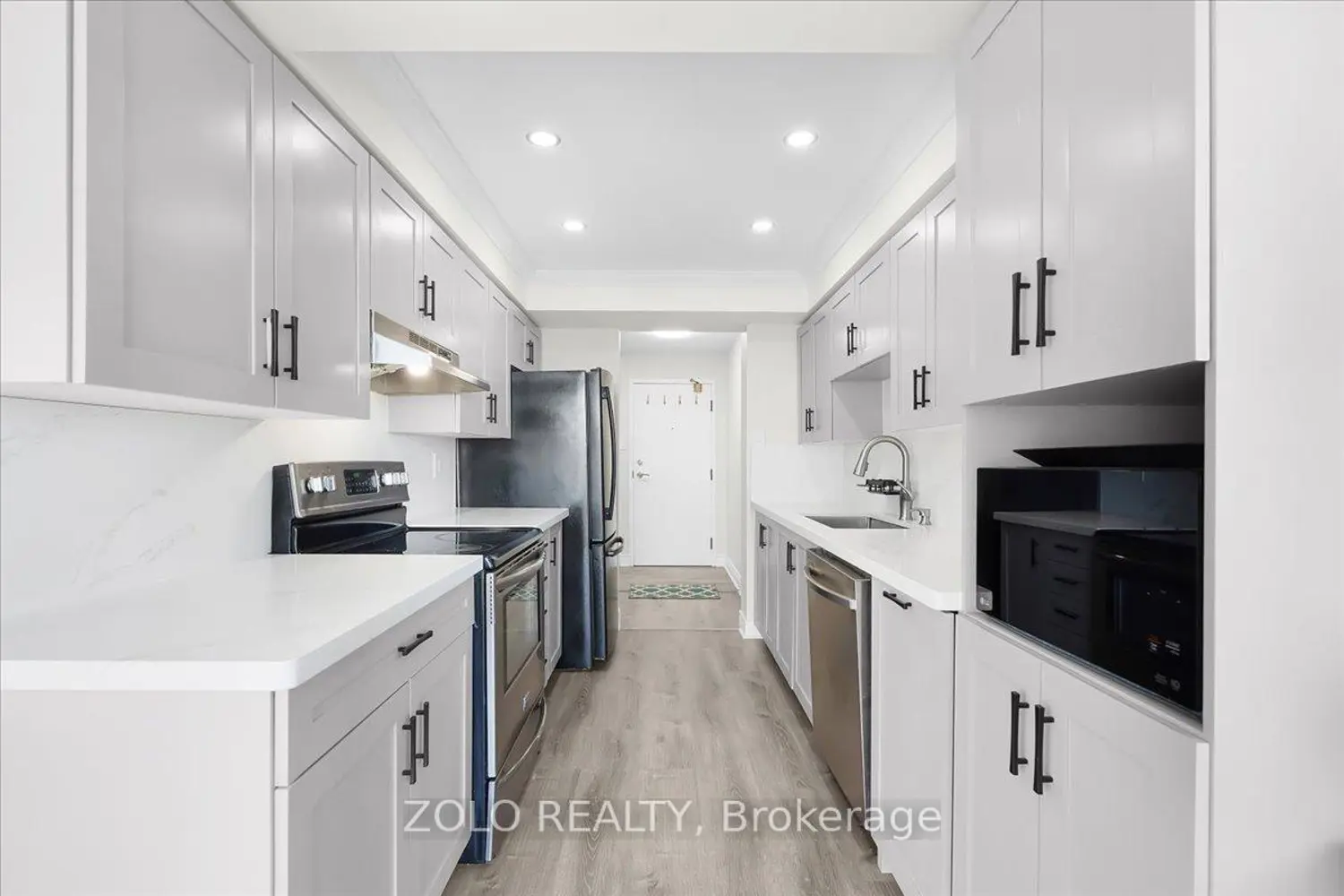 330 Rathburn Road 1110 photo 3