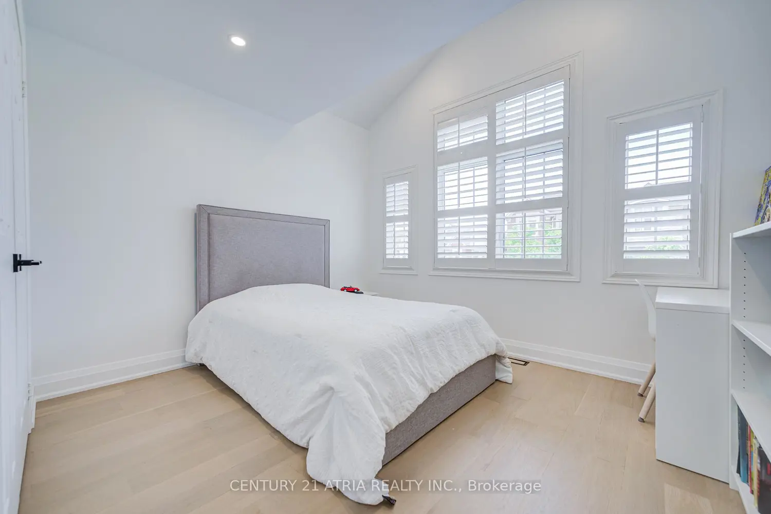 15 Asner Avenue photo 5