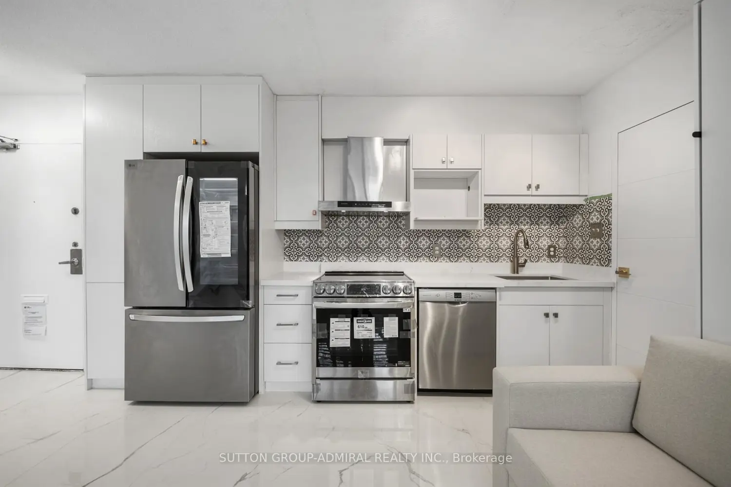 5 Parkway Forest Drive G8 photo 2
