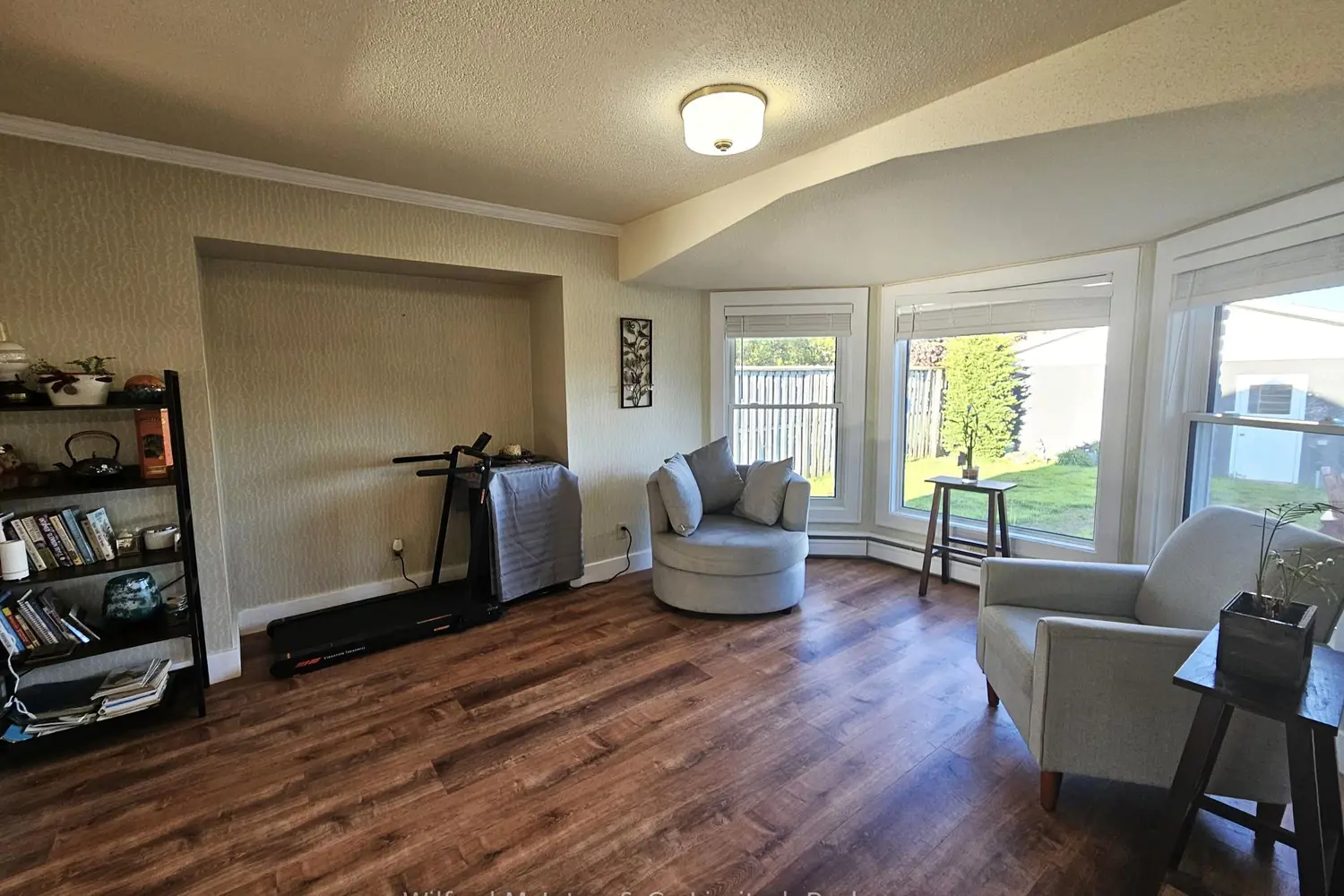 958 6Th Avenue photo 4
