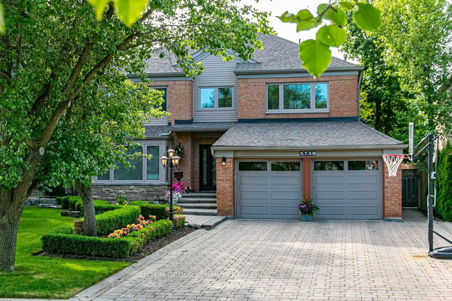 3739 St. Laurent Court