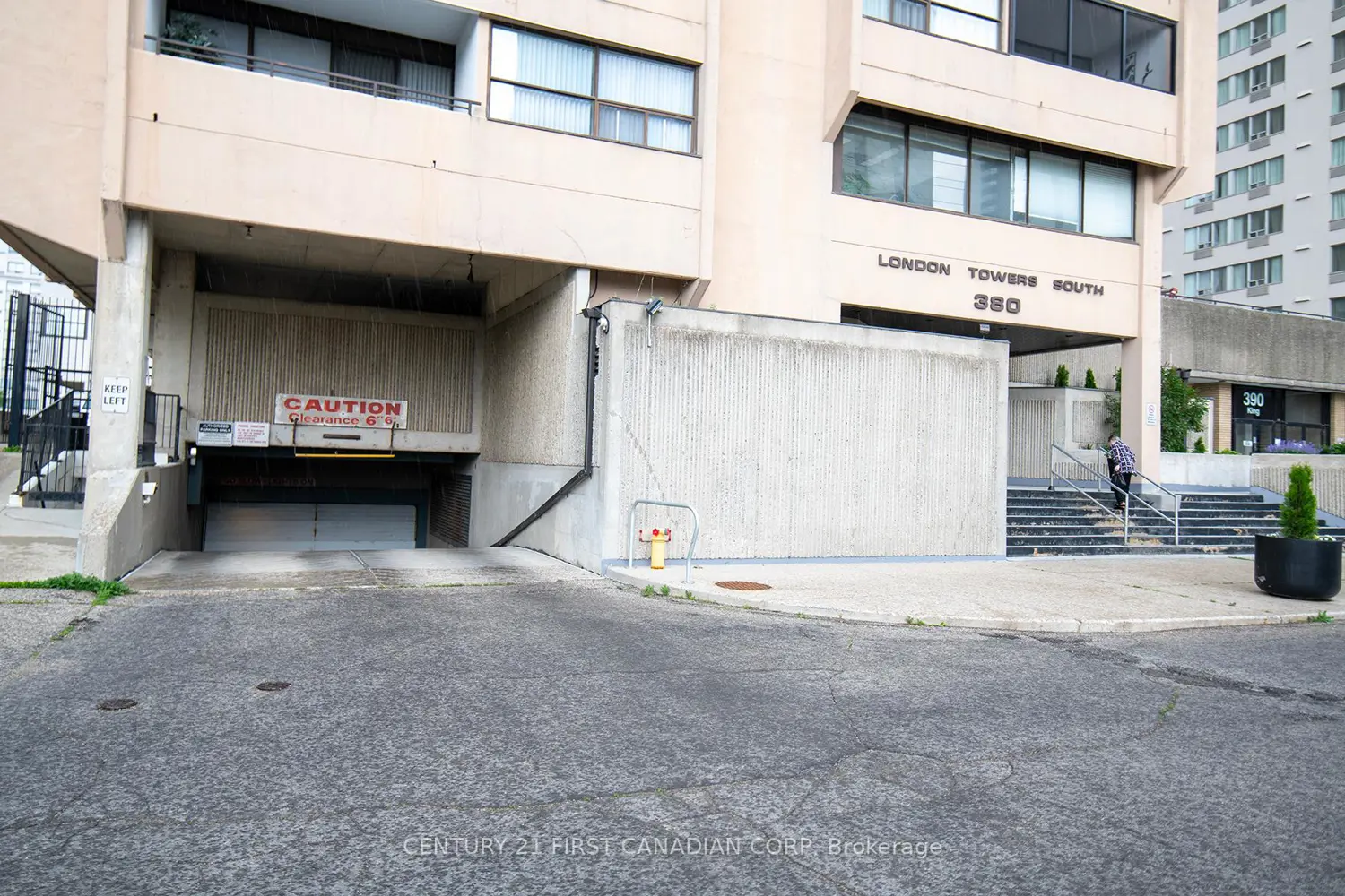 380 King Street 1505 photo 2