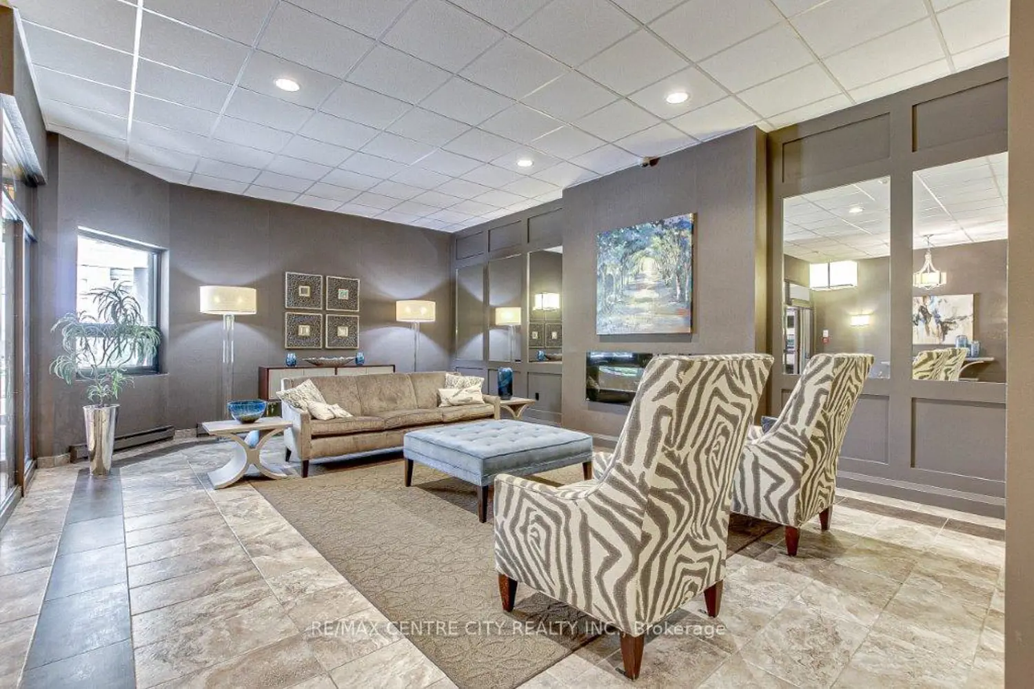 549 Ridout Street 203 photo 3
