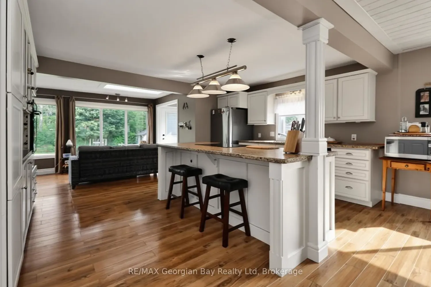 4 Moore Avenue photo 5
