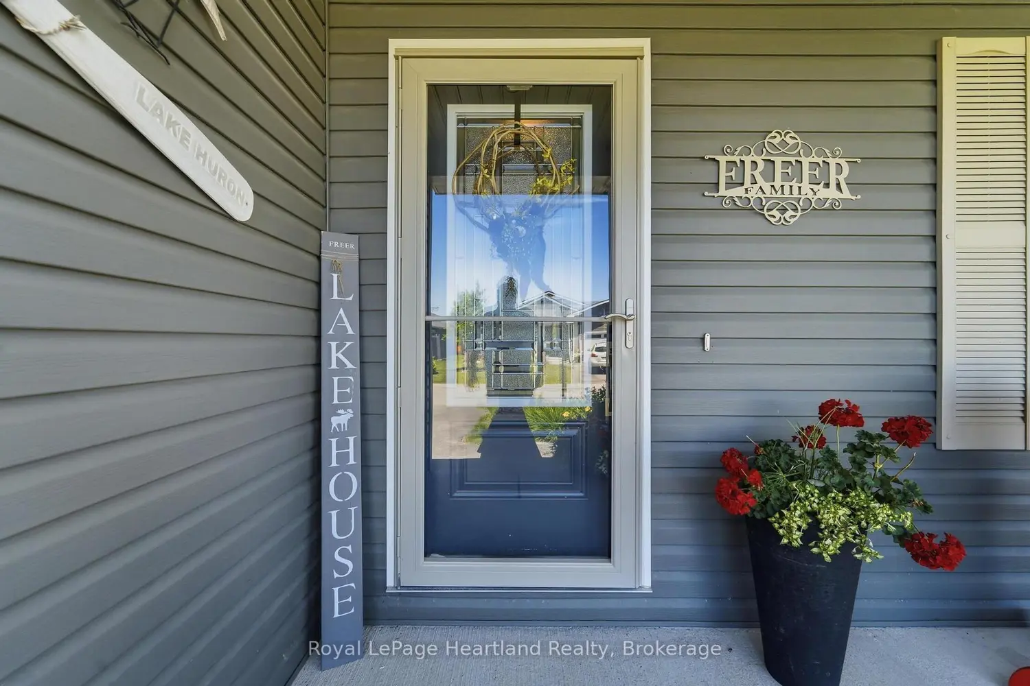 37 Lake Breeze Drive photo 3