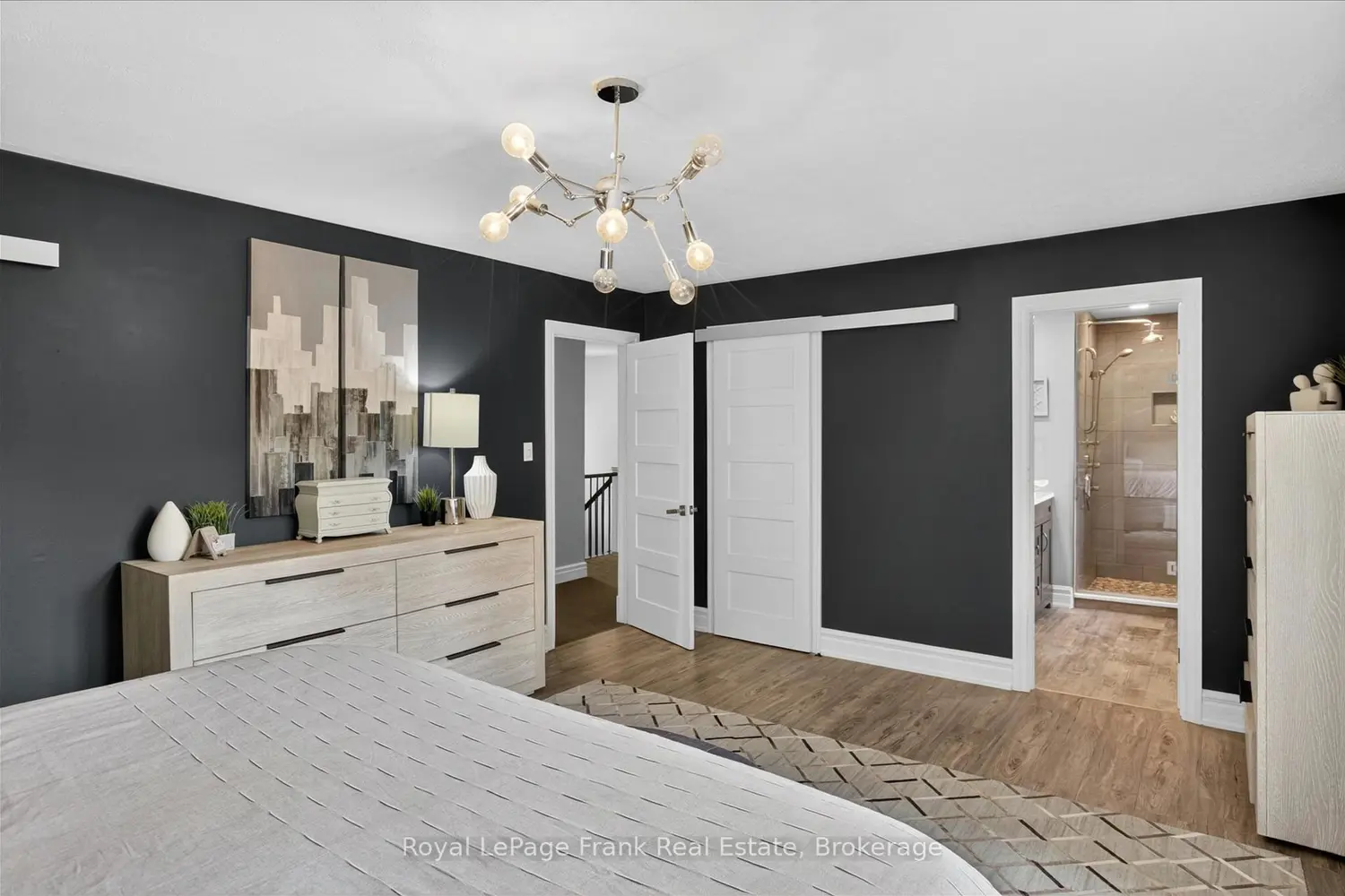 959 Weller Street photo 5