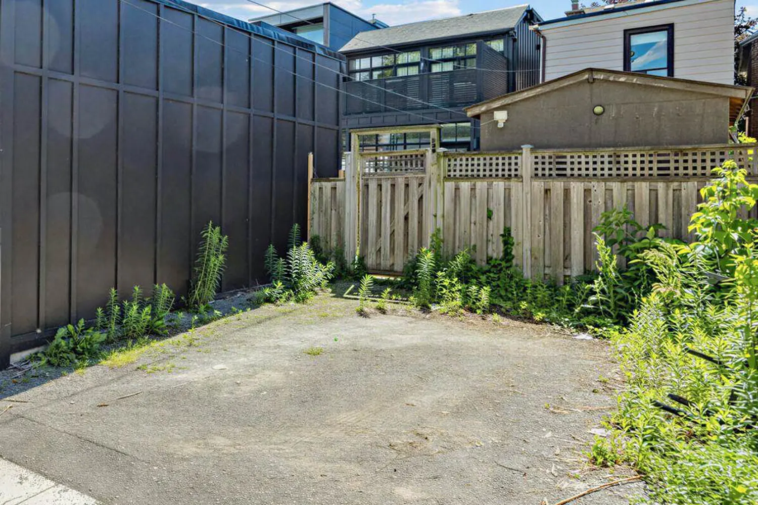 425 Clinton Street photo 4