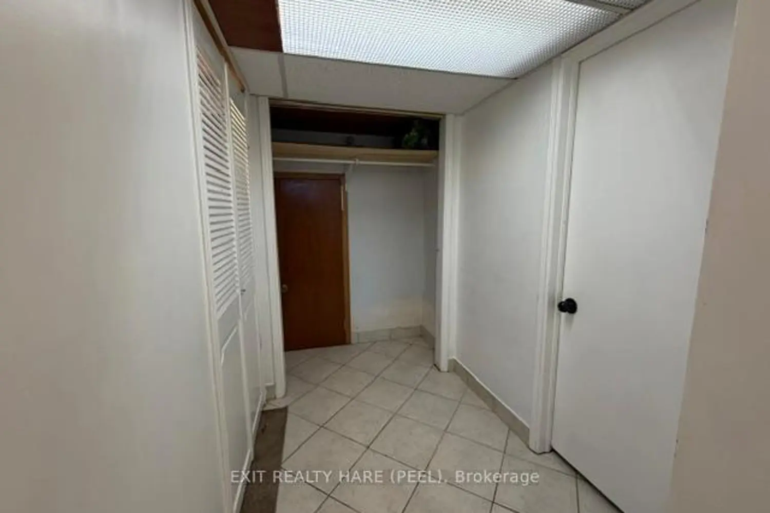 91 Burbank Crescent photo 4
