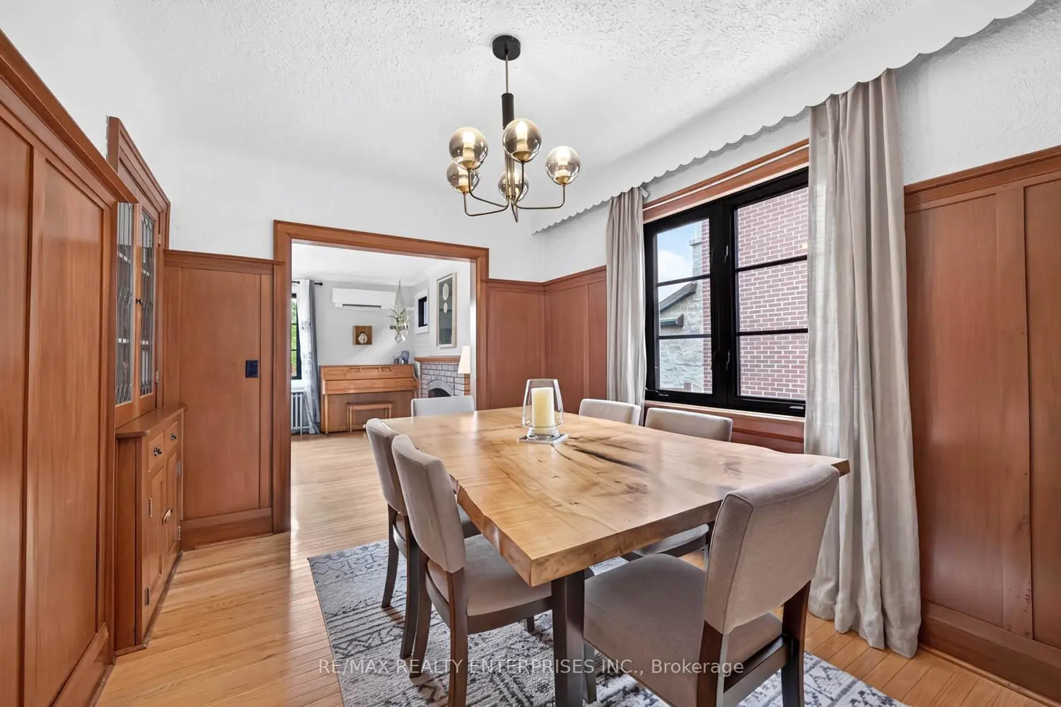 233 Rosemount Avenue photo 3