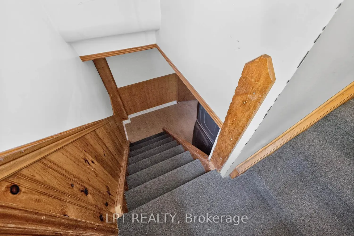340 Fairlawn Street photo 5