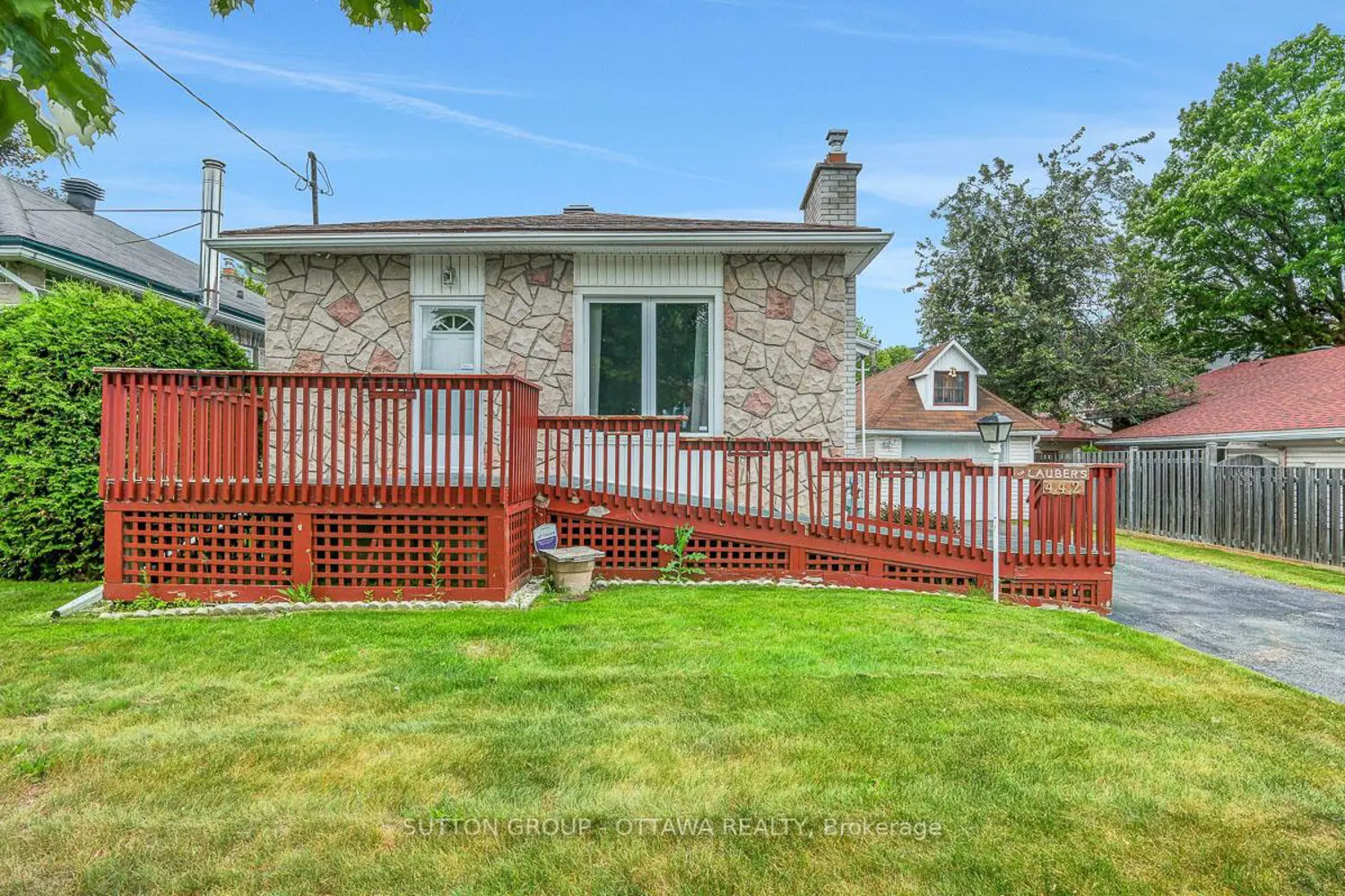 442 Wentworth Avenue photo 2