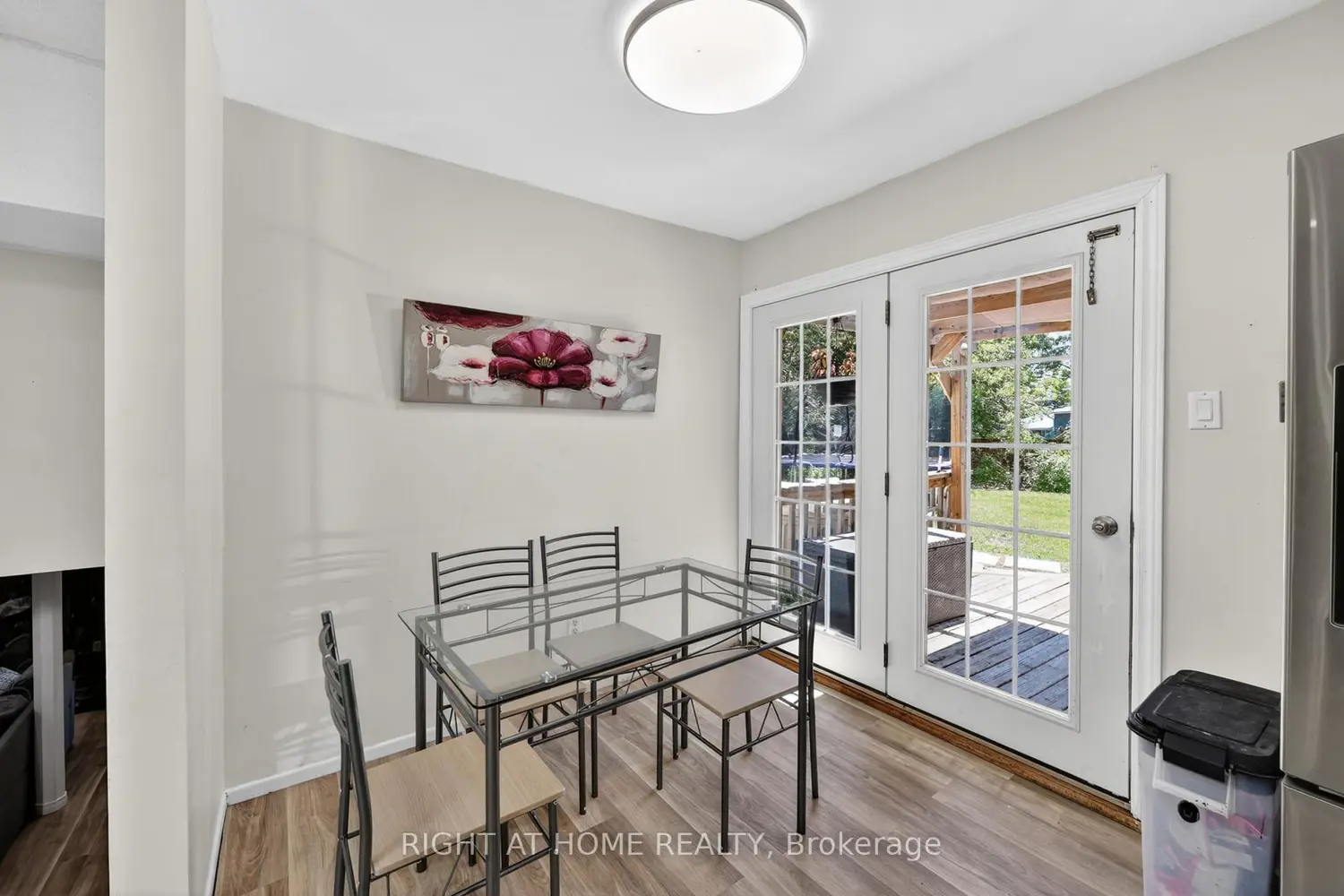 2792 Stephen Drive photo 3
