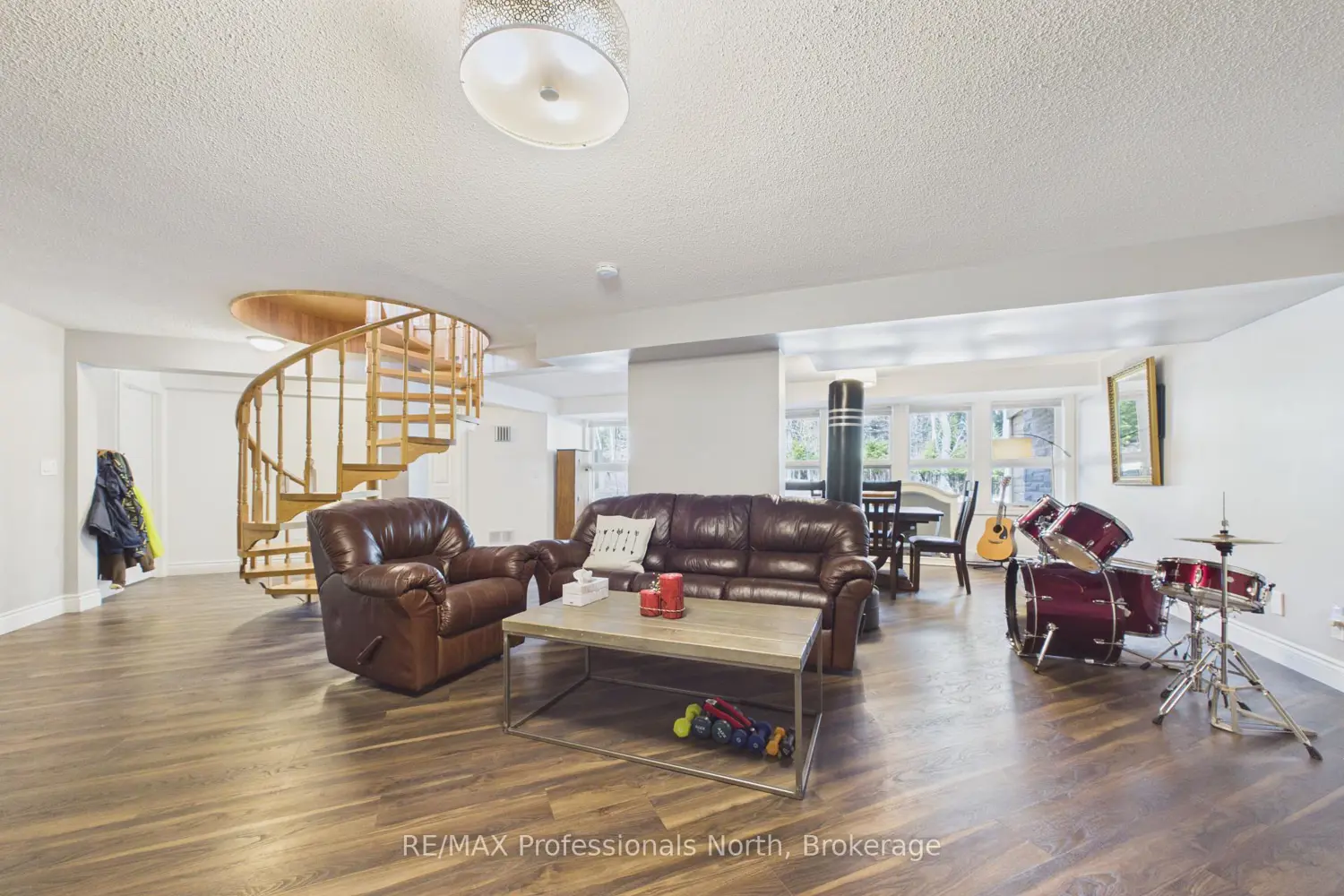 1196 Ravenscliffe Road photo 4