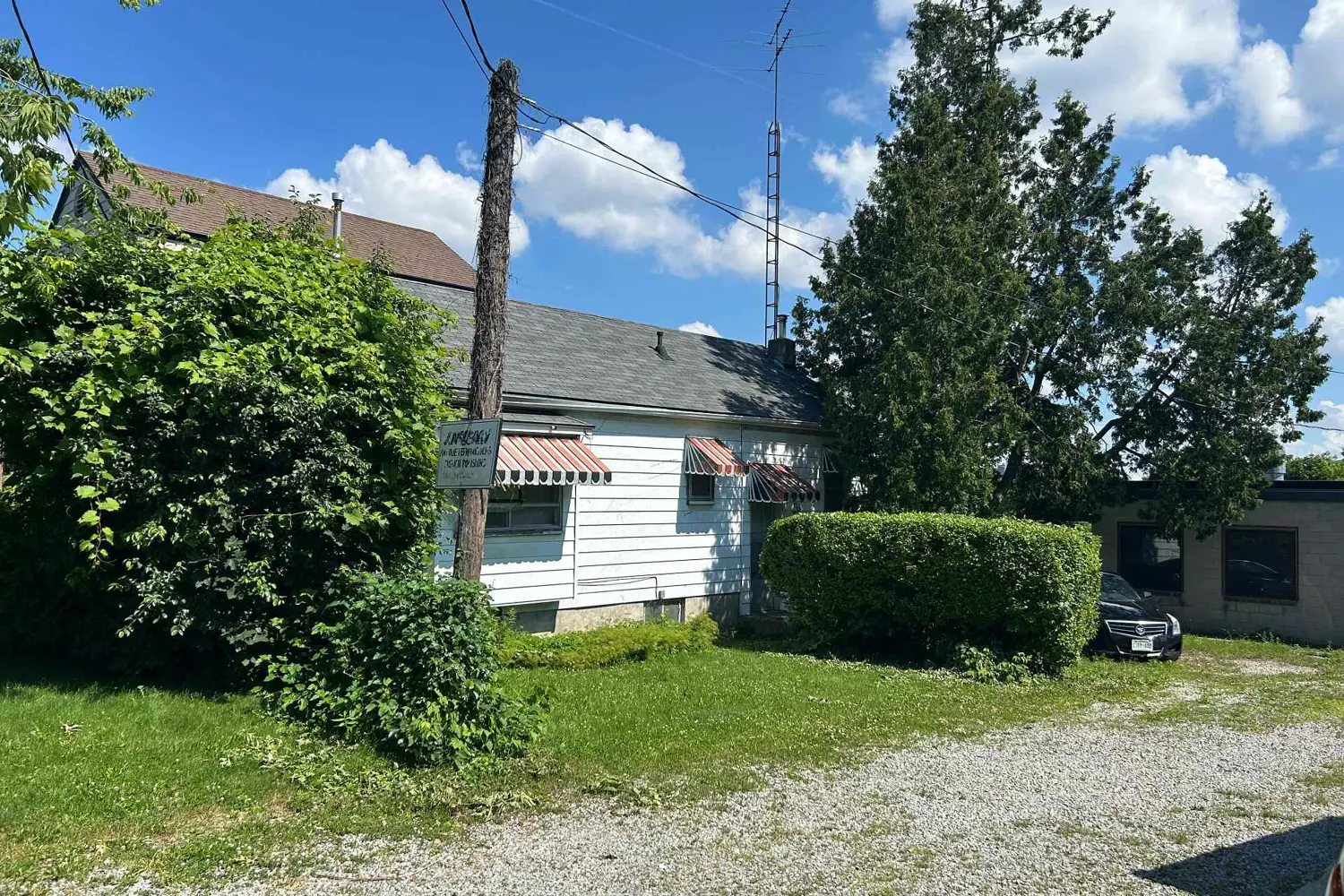 89 Brownville Avenue photo 4