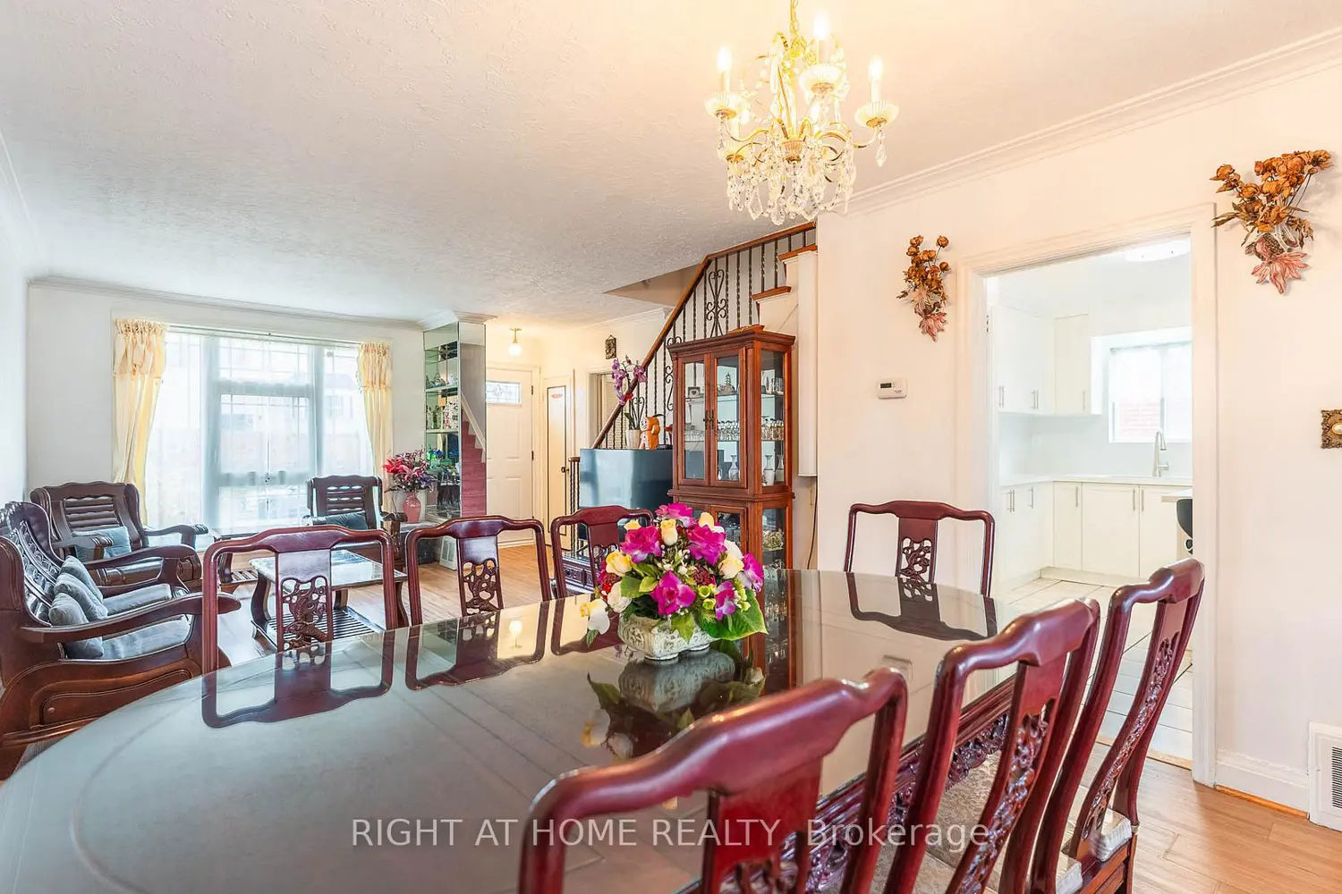 82 Tower Drive photo 5