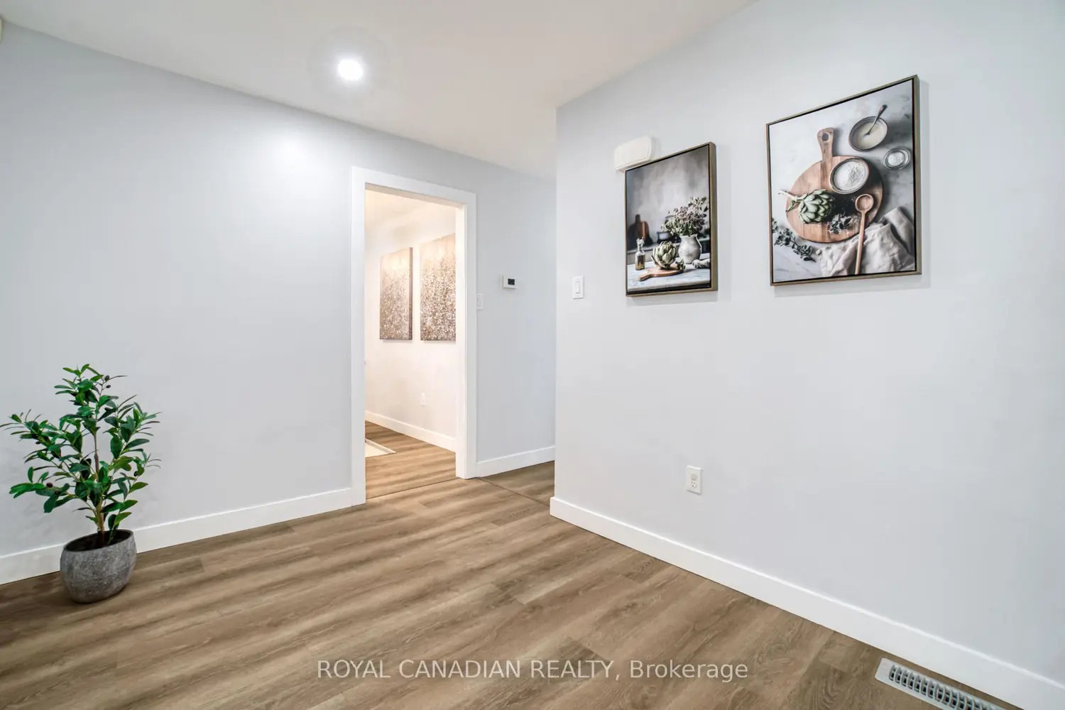 60 Lysanda Avenue photo 5